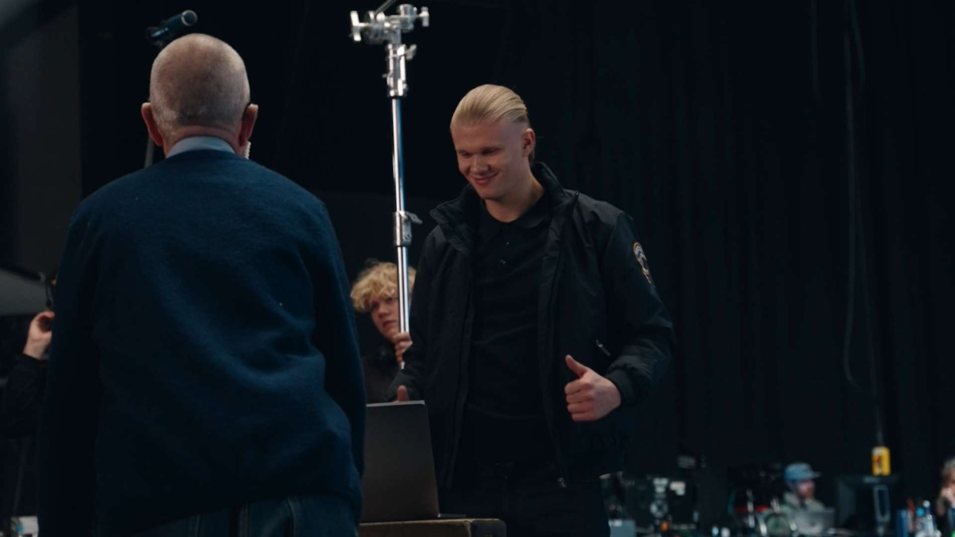 帮助队员们 帮助队员们